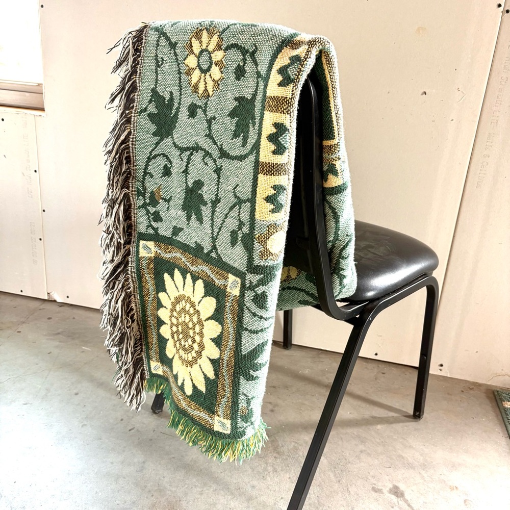 Floral Sunflower Woven Throw Tapestry Blanket in Green and Yellow